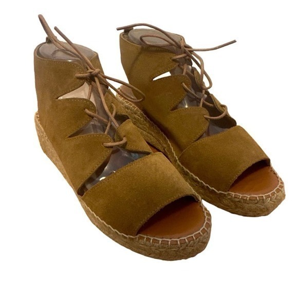 Andre Assous Shoes - Andre Assous Women’s Elika Platform Sandal in Brown Size‎ 9